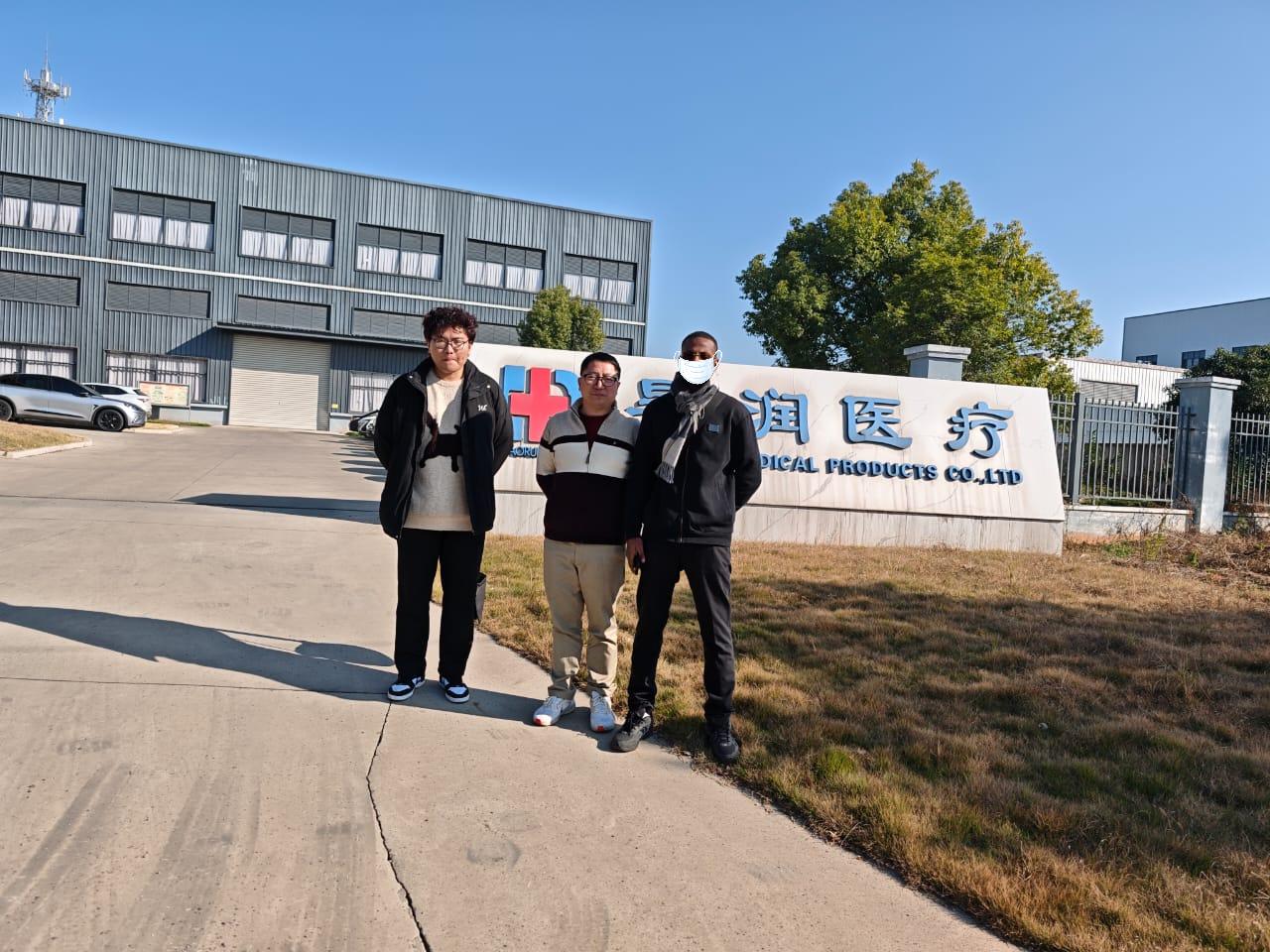 Клијент из Африке посетио нашу фабрику 15. децембра 2025: Подстицање потенцијала за дубинску сарадњу